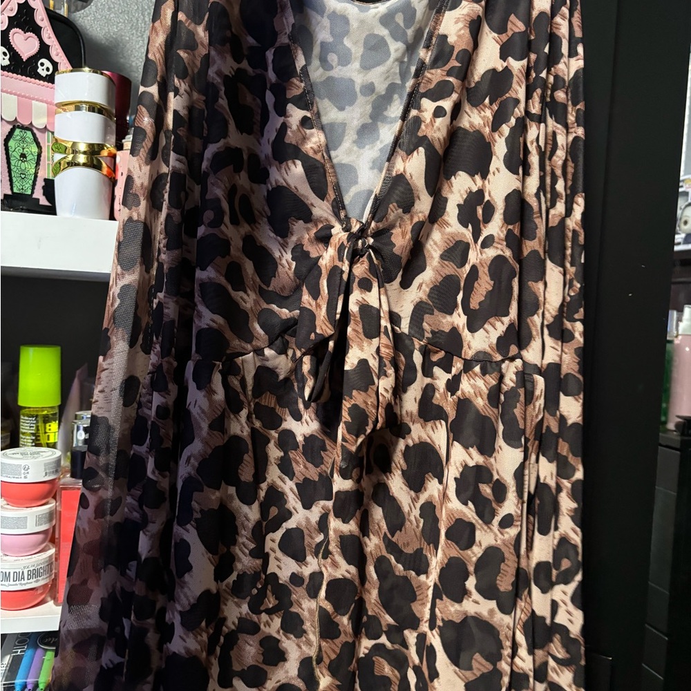 Leopard Print Tie-Front blouse